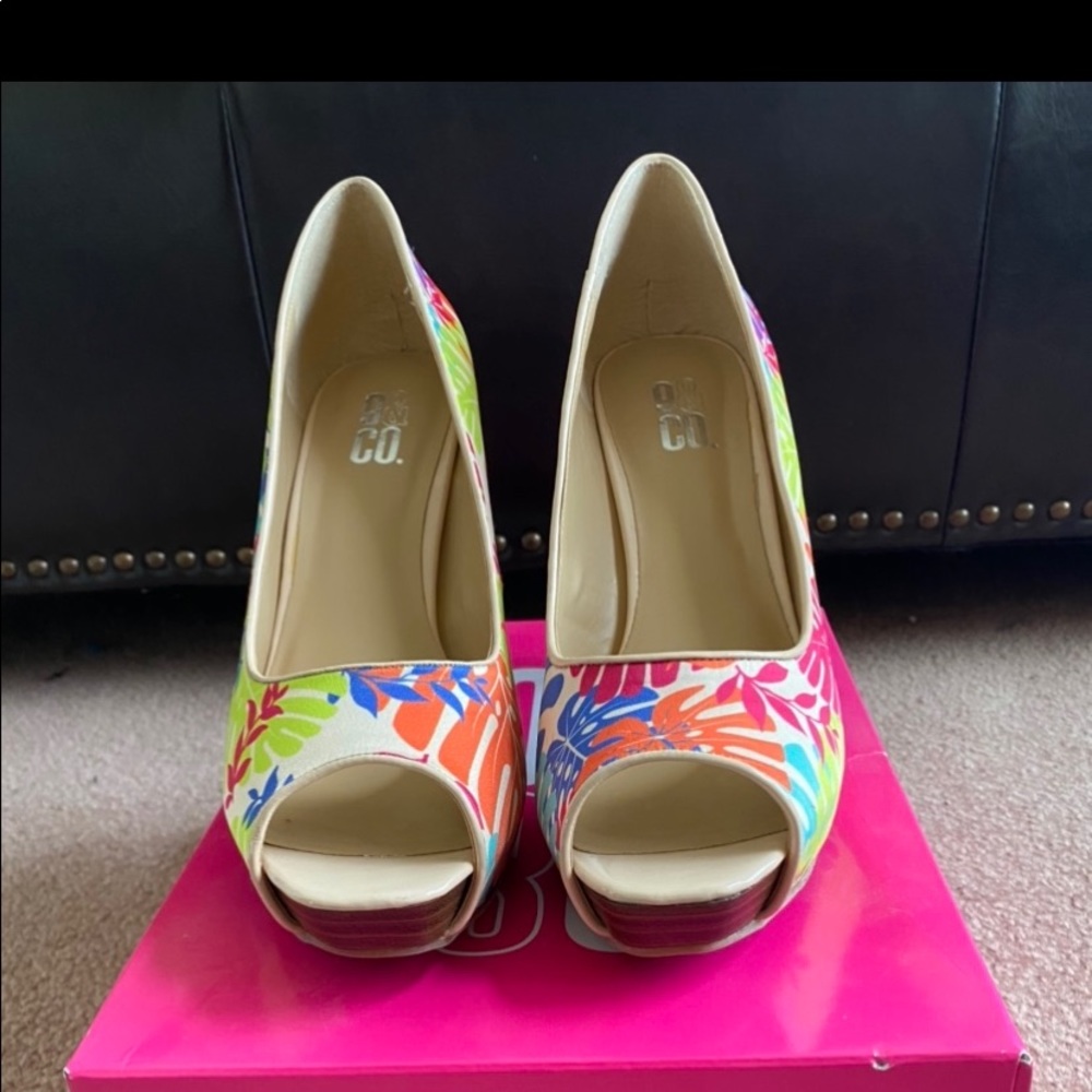 Heels - Picture 2 of 7
